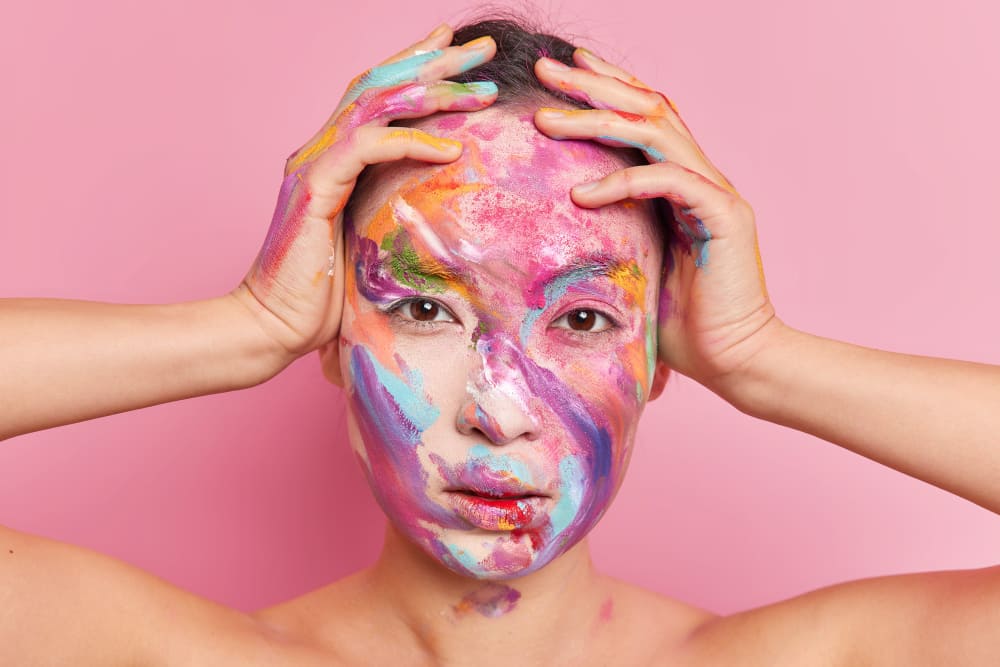 El uso de la aerografía en el diseño de moda y body art.